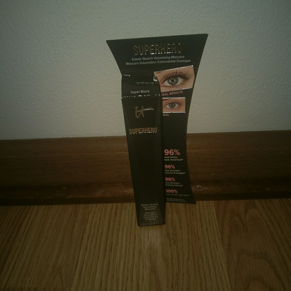 BNIB IT cosmetics superhero mascara
